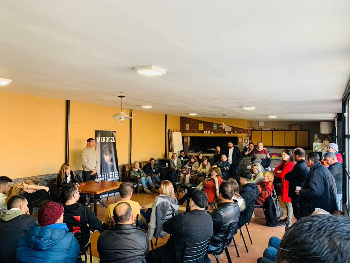 LlanoMechi's tweet photo. En el Este de Mendoza las ideas de la Libertad cada vez cobran más FUERZA!!!!
Reunión de Leones para cuidar los votos de @JMilei.

@fcorreallano
@lulumicart 
@PabloRubio_ok
@Fer_ragazzone
@Jorge_Santilli 
@LLibAvanzaMdz https://t.co/dQwH6rSqdJ
