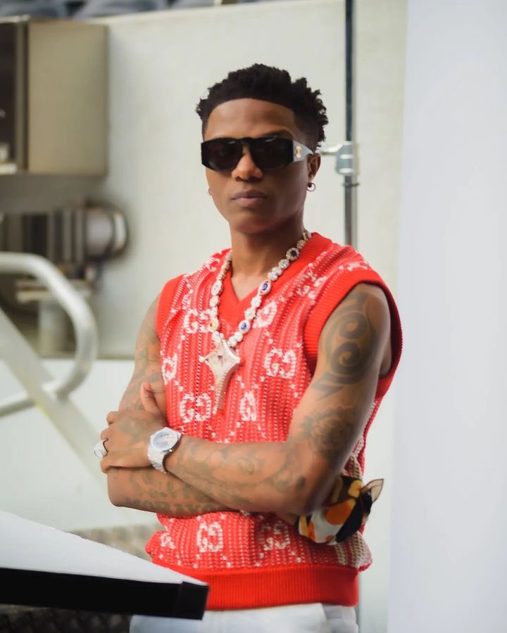 HeisPunkie's tweet photo. Big 33 @wizkidayo......
Biggest Bird https://t.co/gzZy1NtOqB