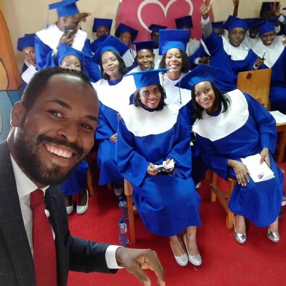 pennayiti's tweet photo. Bay #Jèn yo metye, se bay Jèn yo #libète- se mete nan men yo mwayen pou yo #transfome #lavi yo ak transfome #peyi yo. Nan lokazyon #Jounen #mondyal #konpetans jèn yo, map swete tout Jèn toupatou- patikilyèman an #Ayiti, bat pou demen nou nan de men nou.
TBT: parenn gradyasyon https://t.co/ZSrEato2lg