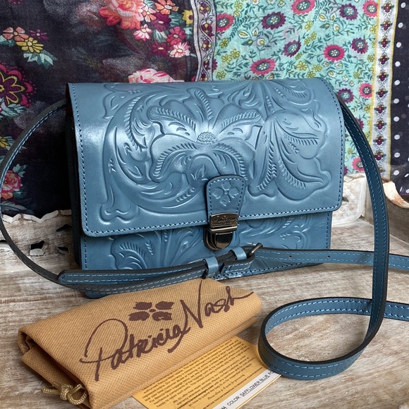 dmwey's tweet photo. So good I had to share! Check out all the items I'm loving on @Poshmarkapp #poshmark #fashion #style #shopmycloset #whyishiharaleathergoods #patricianash #verabradley: https://t.co/LA2nlrGz7d https://t.co/w9uaU86bcQ