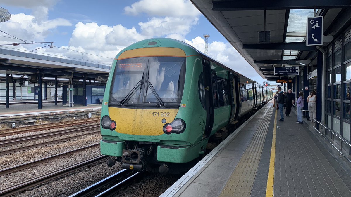 LudwigTails's tweet image. And first time arrive and being at Ashford International!! Thanks for the ride @SouthernRailUK #class171 802 for the amazing comfort and ride to Ashford and later heading back to Eastbourne.

#southernrail #southernrailuk #turbostar