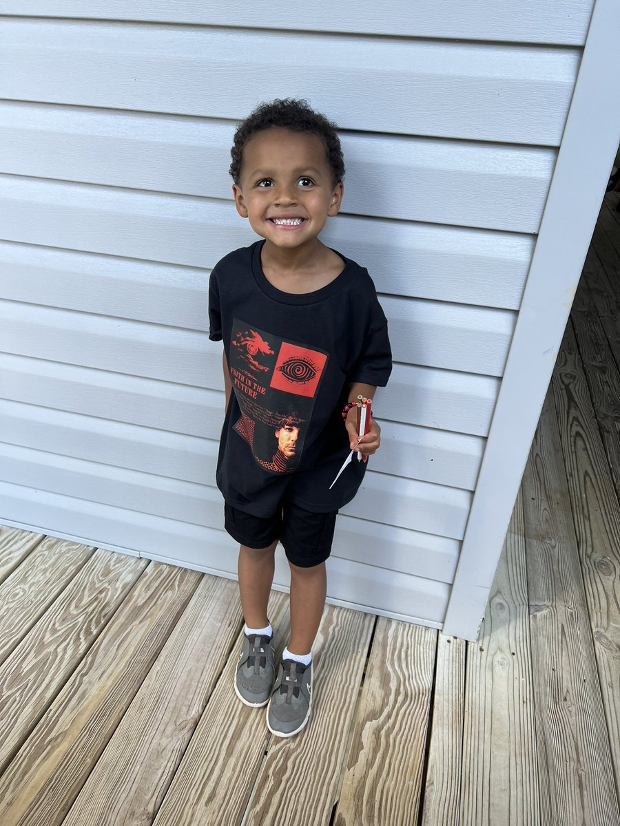 stayteezed's tweet photo. Time for his first concert!!!! 🤍🤍🤍@Louis_Tomlinson @queer_lanes #LouieVibes #FITFAtlanta #FITFAtl #FITF #FaithInTheFutureAtlanta https://t.co/iBTbvLQFZU