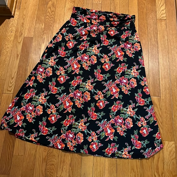 letha_s's tweet photo. So good I had to share! Check out all the items I'm loving on @Poshmarkapp #poshmark #fashion #style #shopmycloset #newdirections #coach #signaturestudio: https://t.co/XzFjLKjGm0 https://t.co/ZkDLwgZDId