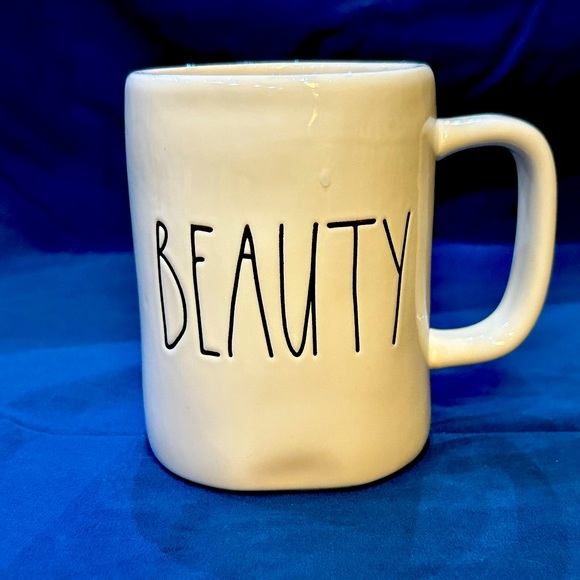 So good I had to share! Check out all the items I'm loving on <a href="/Poshmarkapp/">Poshmark</a> from @alijay49 <a href="/ShelleyB326/">Shelley Bryson</a> #poshmark #fashion #style #shopmycloset #leatherock #fadedglory #raedunn: posh.mk/eyDm1HUXsBb