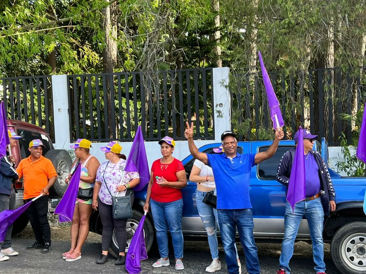 organizacionpld's tweet photo. ⭐️ ¡Gracias por hacerte sentir, peledeísta!
Compañeros nos reportan su participación durante el toque de banderas convocado por el @pldenlinea para este sábado.
#toquedebanderas #pld #secretariadeorganizacion #pldonline 💜 https://t.co/bRoNCqhW64