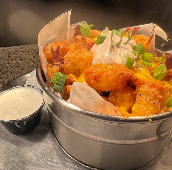 Nickel's Pit BBQ is the perfect pit stop for after the lake. Check them out and all the delicious food they have!👉lakehomes.site/46oPgSe 

📸 @nickelspitbbq

#food #foodie #restaurant #lakelife #lakeliving #lakelifestyle #onthelake #lakehomesrealty #lakehomes #fingerlakes #ny