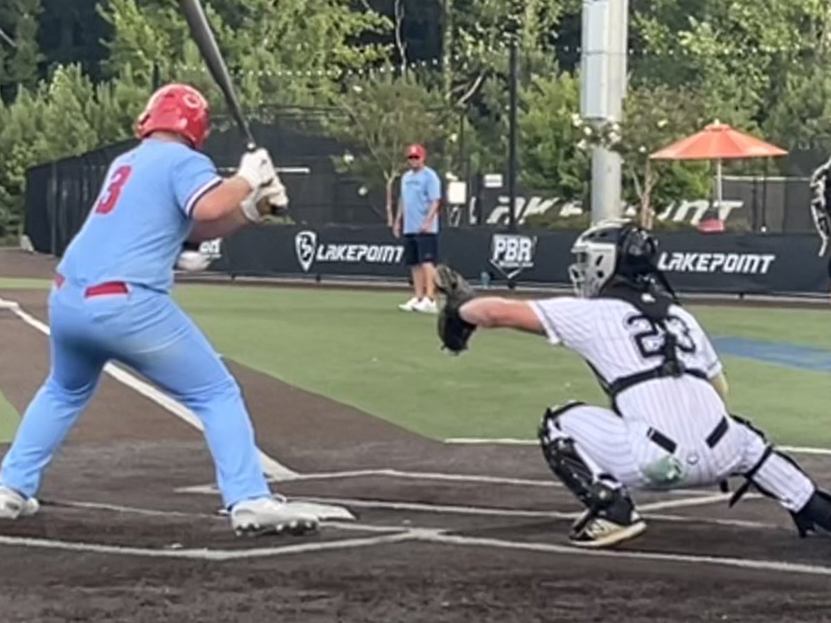 TGrunduski's tweet photo. Saturday night action … @FactoryVelo vs. Tidewater Thunderbirds 15U … go Velo! @LakePointSports @PBRGeorgia @eXposureBB #SESelect23 #VeloFactory https://t.co/003U3VuiQV