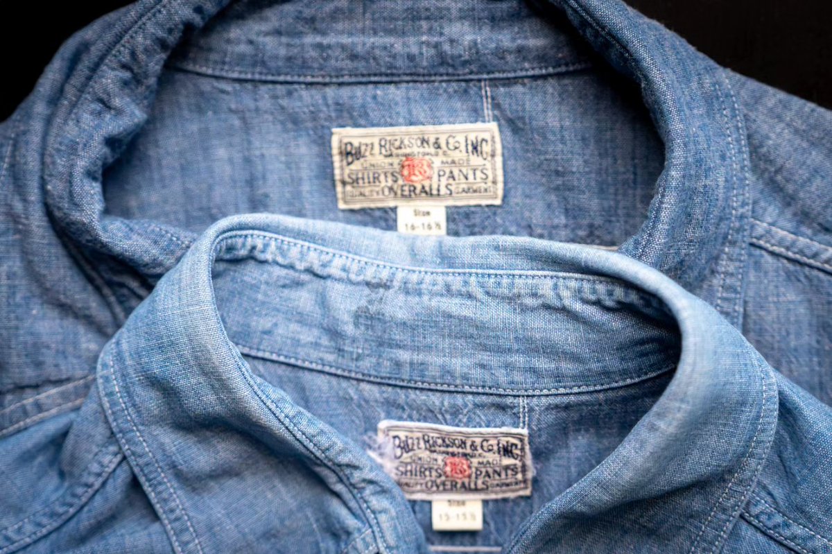 AGDICE1's tweet photo. Aged (front) for about 10 years and new (back) chambray shirts from #buzzricksons

#バスリクソンズ の新旧シャンブレーシャツ
手前が約10年もの、奥が新しいもの。これからまた着込むのが楽しみ。

#aging #chambray #buzzricksons #usn #japanesedenim #シャンブレー #経年変化 #エイジング https://t.co/tfyeFbMn6a