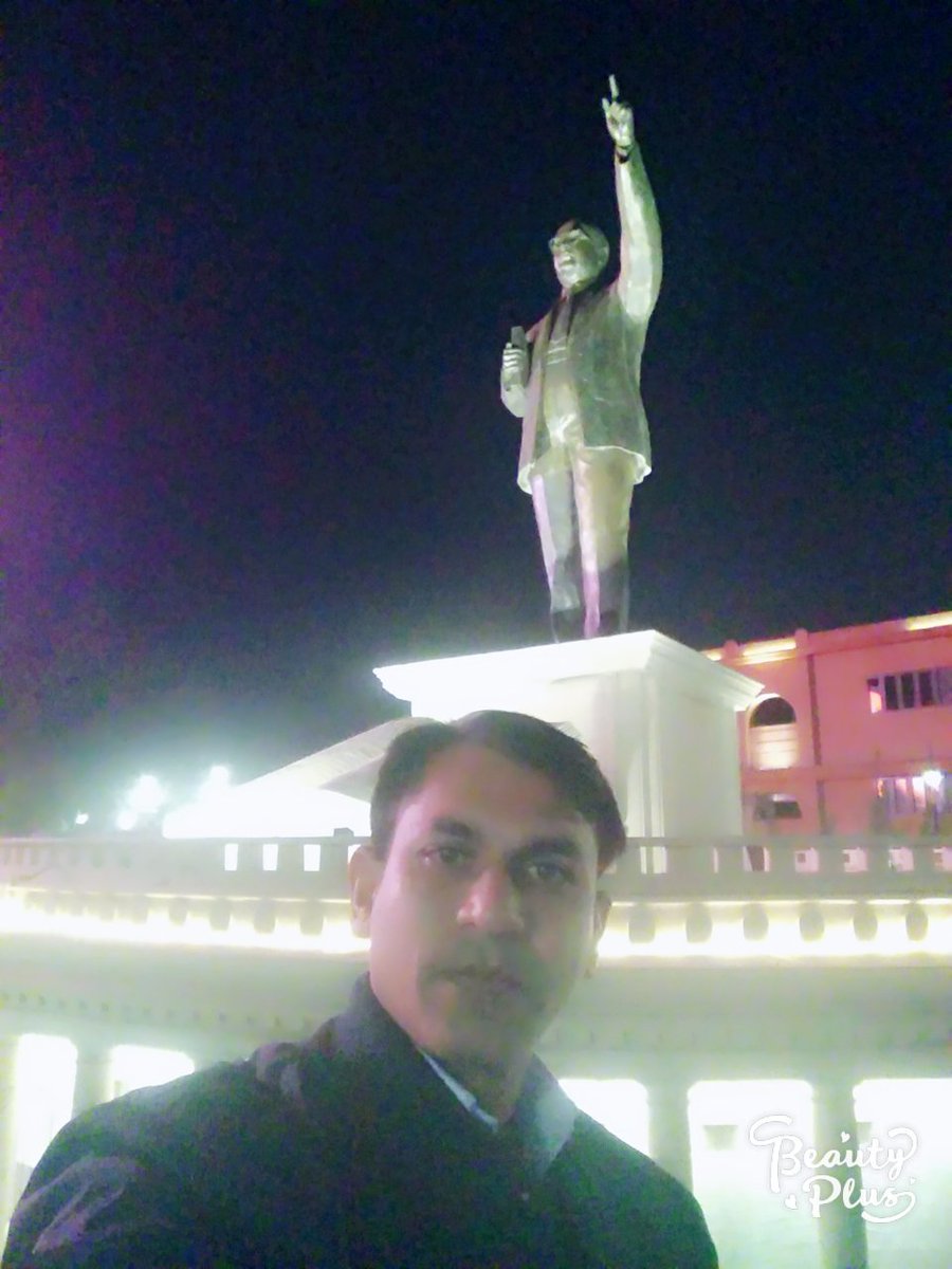 RaymalRanawat's tweet photo. जिन्होंने हमे पढ़ने का अधिकार दिया,
अगर उसी के बारे में नही पढ़ा तो फिर
पढ़ना बेकार है 
#JaiBhim 💙💙 https://t.co/7sPzIaP5vZ