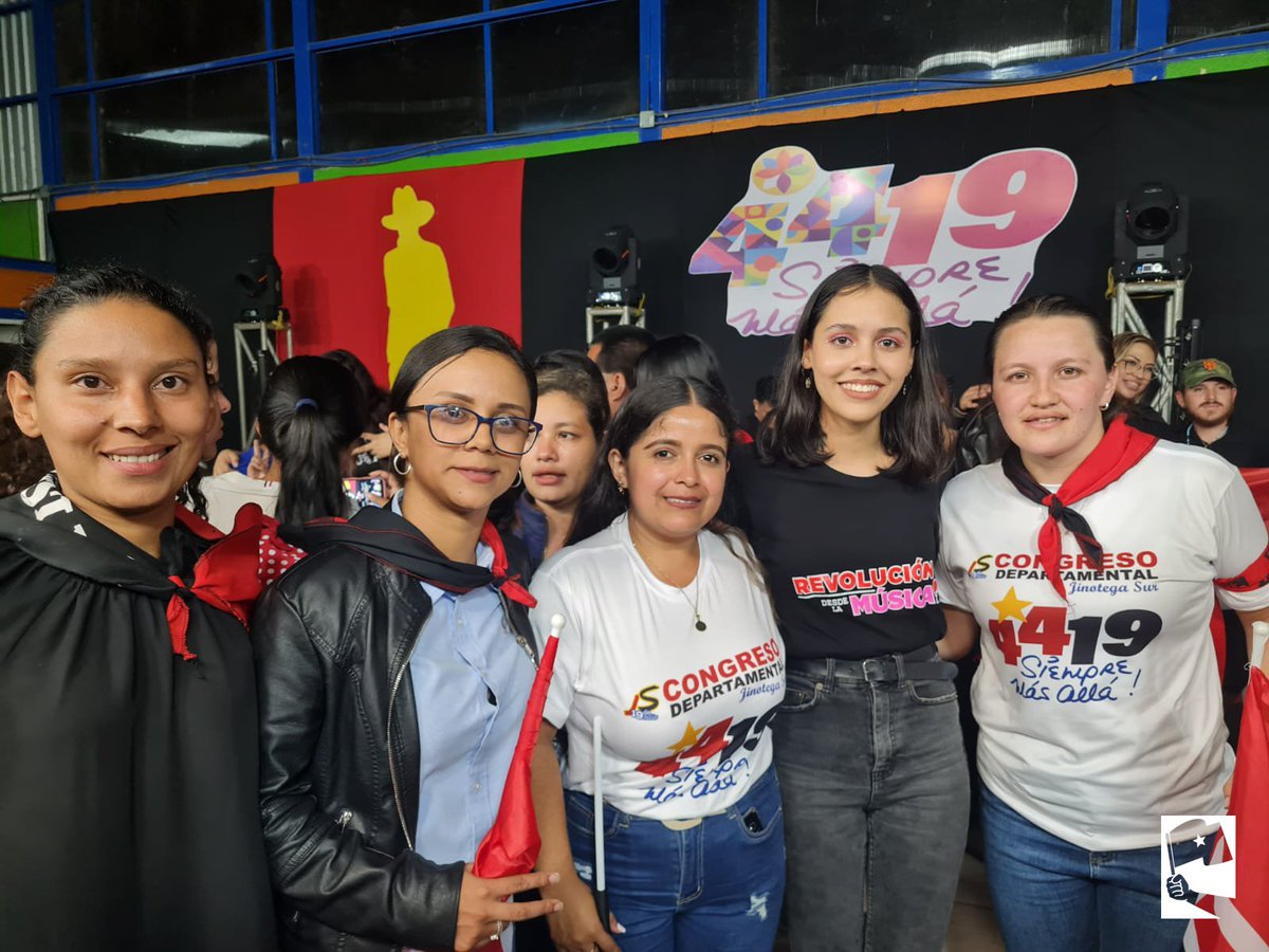 LaLuchaSigue79's tweet photo. La tarde del viernes 14 de julio, Familias de #Jinotega,  se congregaron  masivamente en la cancha Otto Casco, para disfrutar del concierto revolucionario del grupo Liberarte.🇳🇮🎊🙋🏻‍♀️🙋🏻‍♂️ https://t.co/Weaa39XSyh