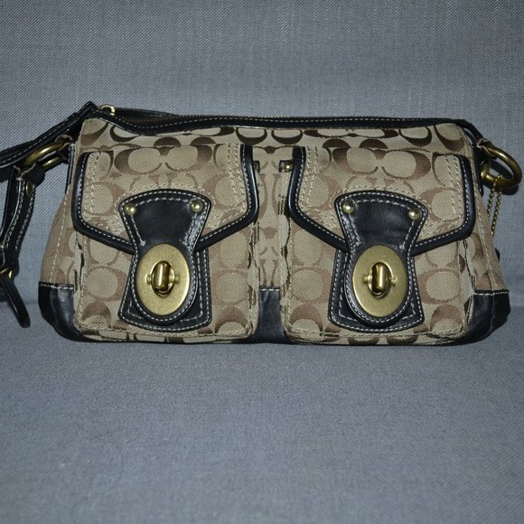 ReBoundTrading's tweet photo. So good I had to share! Check out all the items I'm loving on @Poshmarkapp #poshmark #fashion #style #shopmycloset #ditomo #coach: https://t.co/V0sToZH6aD https://t.co/5qok6GDg6Q