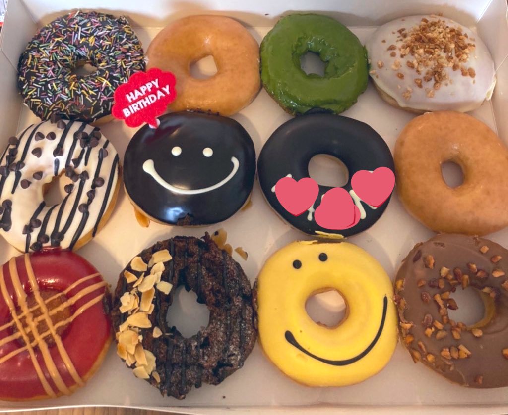 yucachi23's tweet photo. 大好きな友達へ ·͜·♡⃛
クリスピークリームドーナツ🍩
喜んでもらえて良かった( ¨̮ )

#クリスピークリームドーナツ https://t.co/Ajq5xCu9Yb