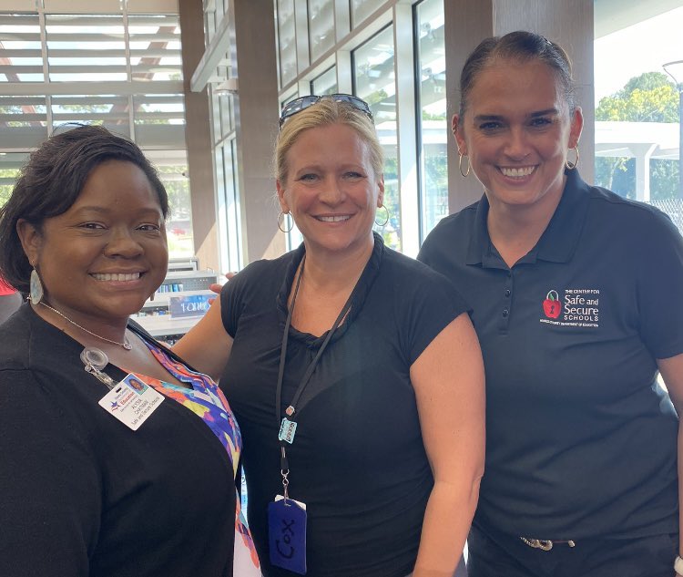 kellycoxWLMS's tweet photo. Thank you to @HumbleISD_CBS &amp; @CSSS_hcde for increasing our knowledge and understanding of Restorative Practices! Also, shout out to @HumbleISD_KMS for hosting and letting me join their table! @HumbleISD_WLMS @DrWash_Leads https://t.co/OtYIHFl9X1