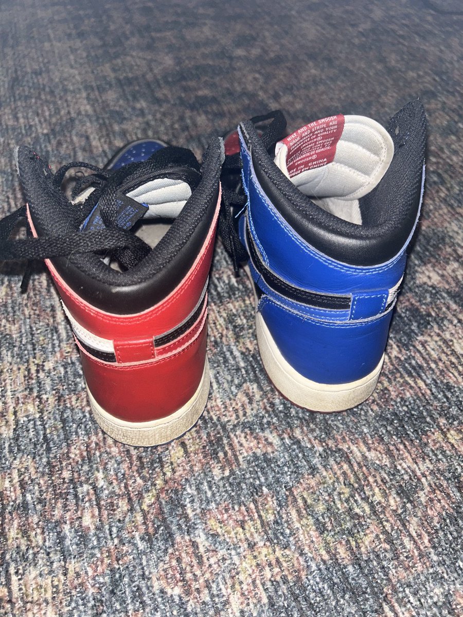 DinoStaxkzkixkz's tweet photo. Name of these #snkrhds #letgoo #dinostacksz #keeprockingkicksz #snkrs #nikejordan #snkrsliveheatingup #2323day #jordan1s #kotd #rockyokicksz π―π€π¦π€ΎπΎββοΈππ¨ https://t.co/YLo0aGwkYZ