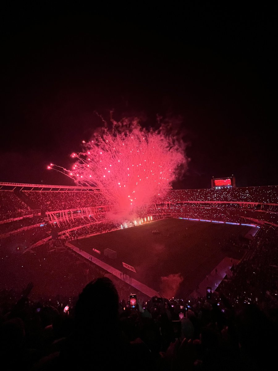 juanigal_'s tweet photo. RIVER YA SALIÓ CAMPEÓN 
SE LO DEDICAMOS A TODOS
LA RE PUTA MADRE QUE LOS RE PARIÓ https://t.co/CyJmT10Vgl
