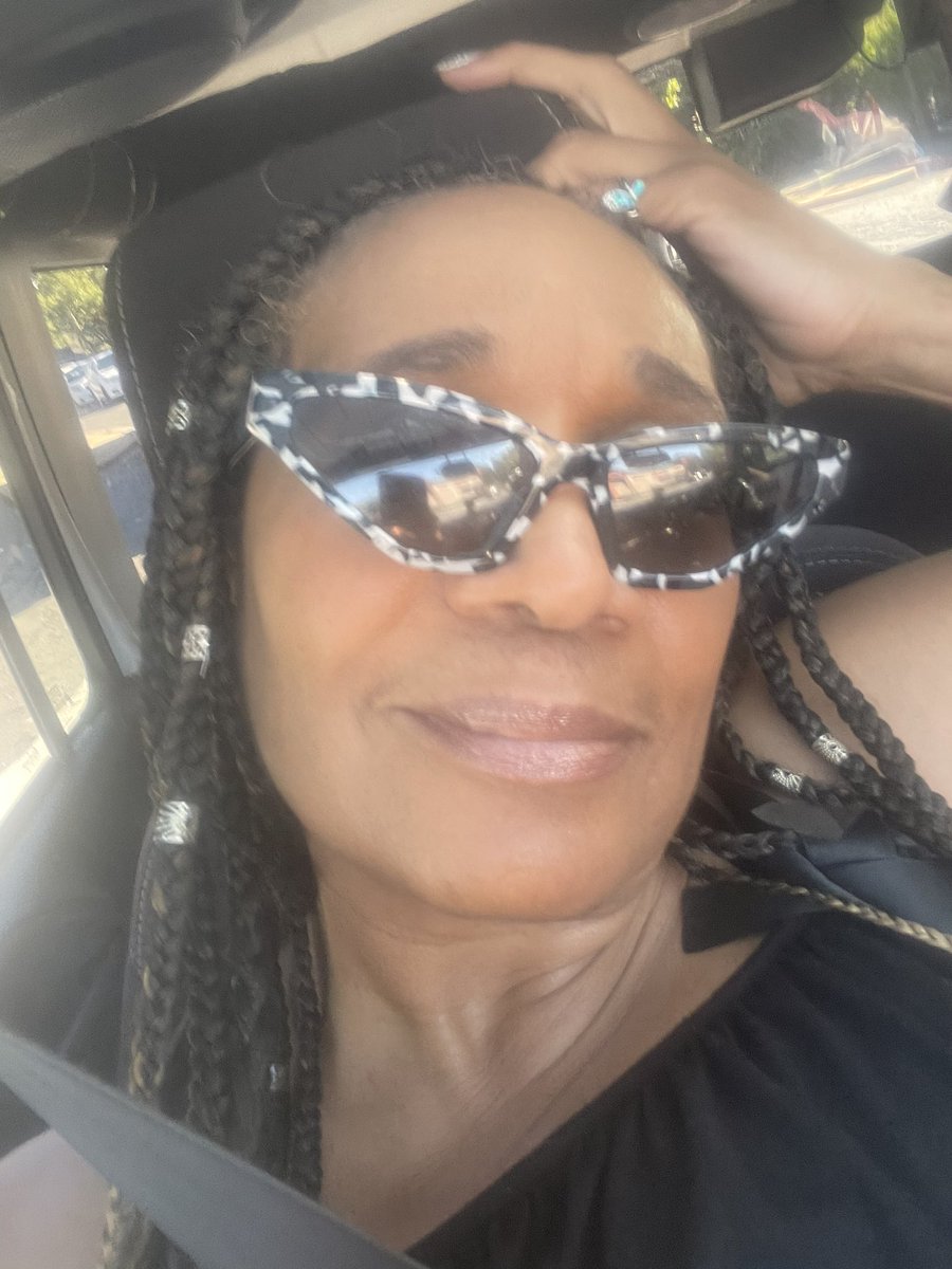 legalsnoop2's tweet photo. Today I’m gonna put my face back out there again…product of it all and managed to survive! https://t.co/b65hcCL09N