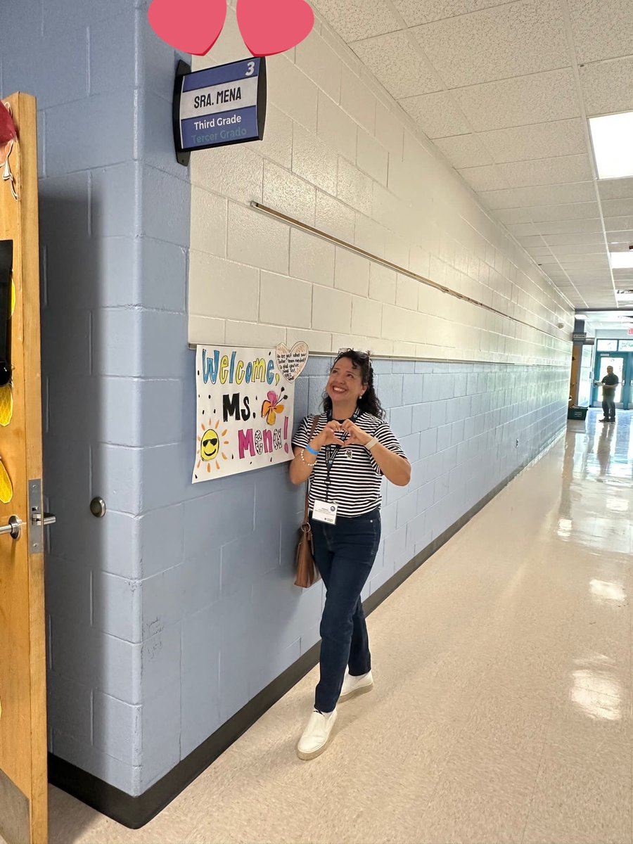 adriana mena tweet media