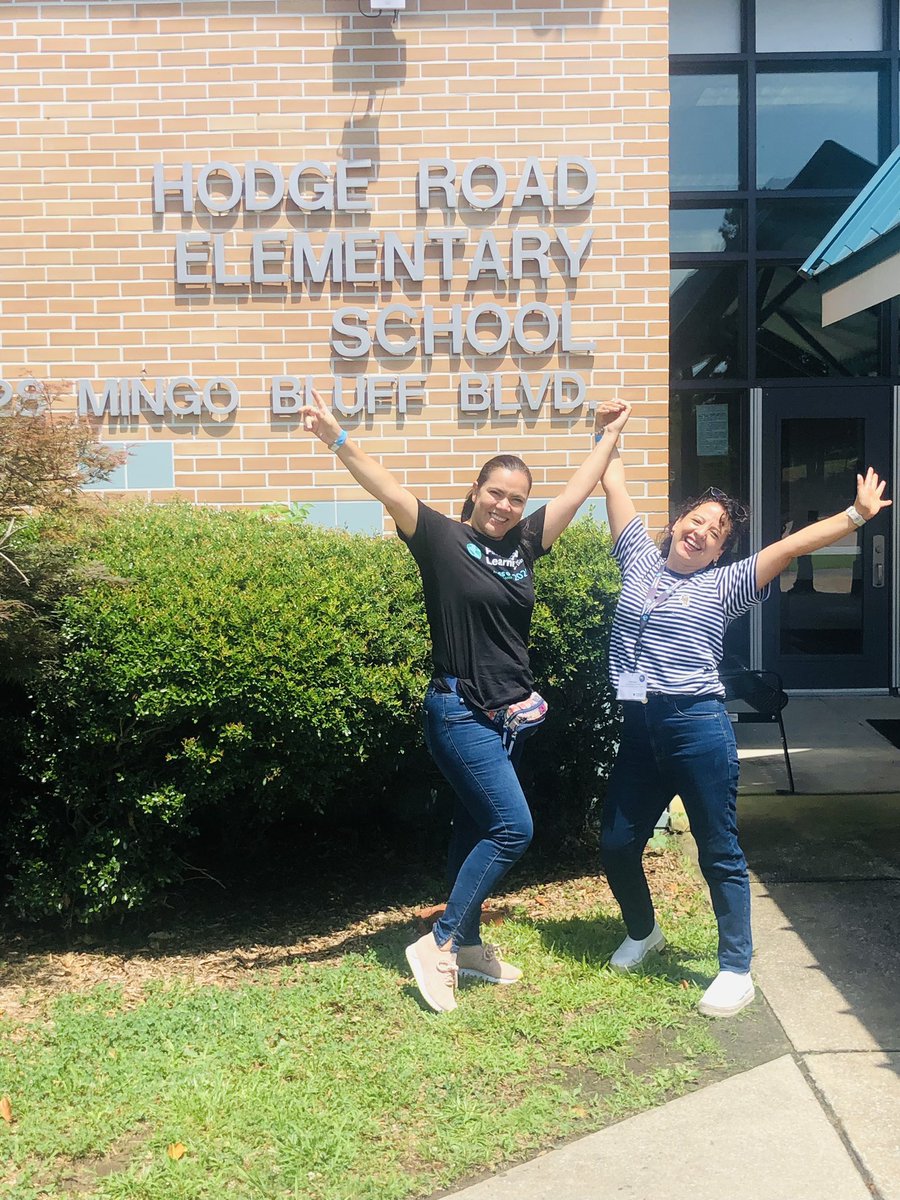 adriana mena tweet media