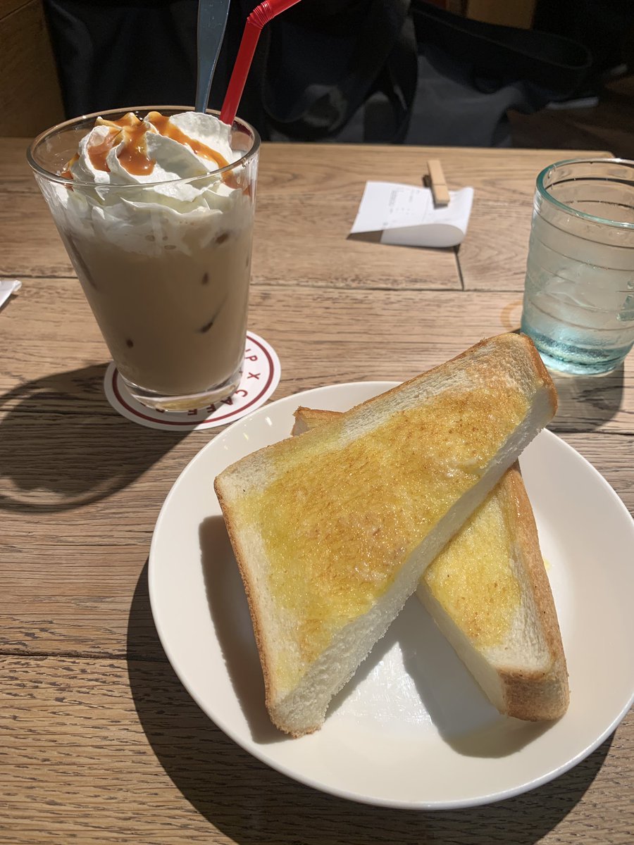 CBahe's tweet photo. Went into a cafe at Shin-Osaka station to get strawberry French toast they were advertising, only to be hit with a limited morning menu 🫠🫠 so I got toast, no French https://t.co/ra082rQMCm