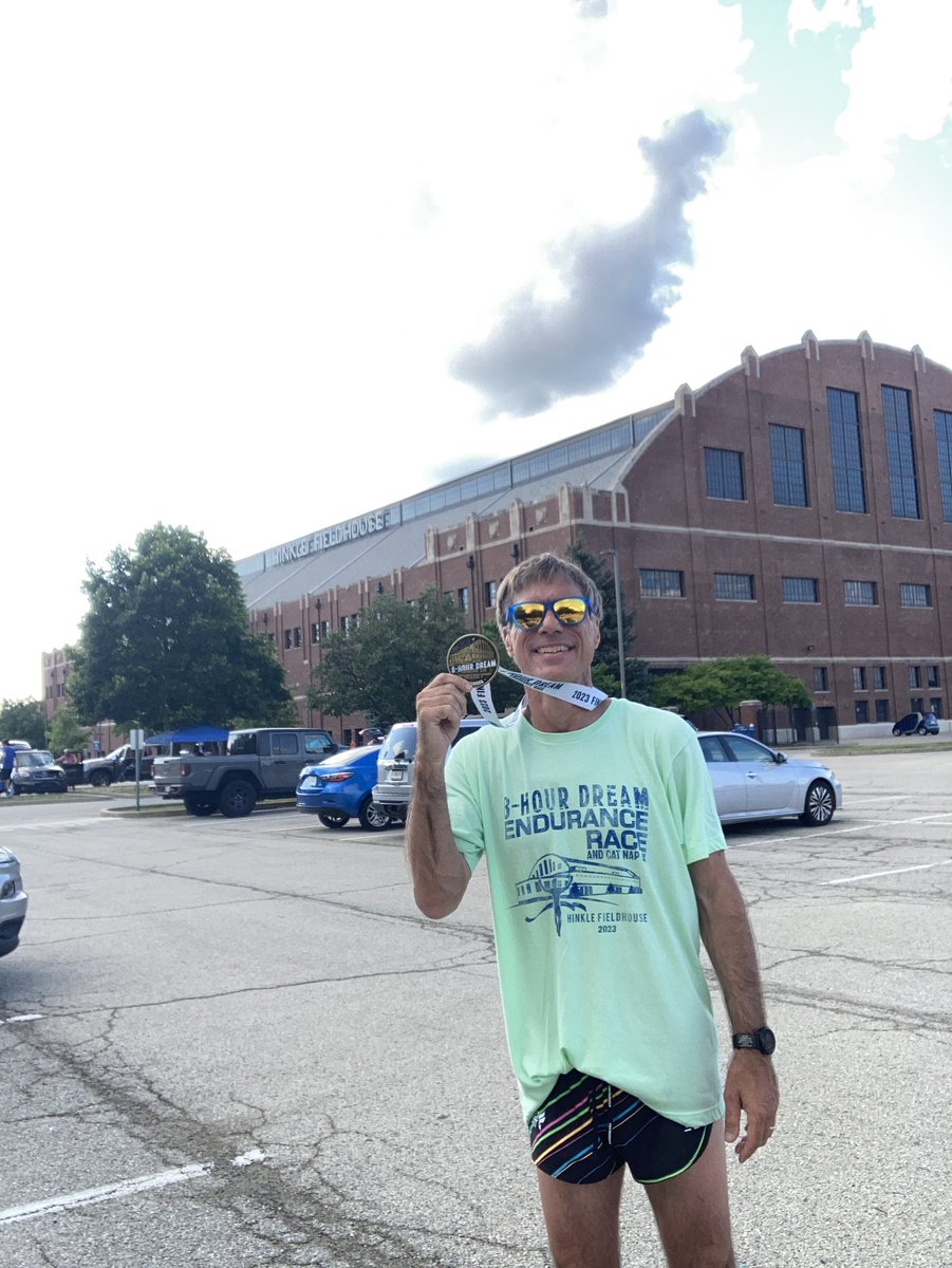 RobRueff's tweet image. It was hot! I was @HinkleFH @butleru running the #8hourdream with my @FleetFeetSports family at the most BUtiful place on earth it was a PERFECT day #runchat #runhardhavefun #crrg #runningchangeseverything #runnersaremadeinthesummer