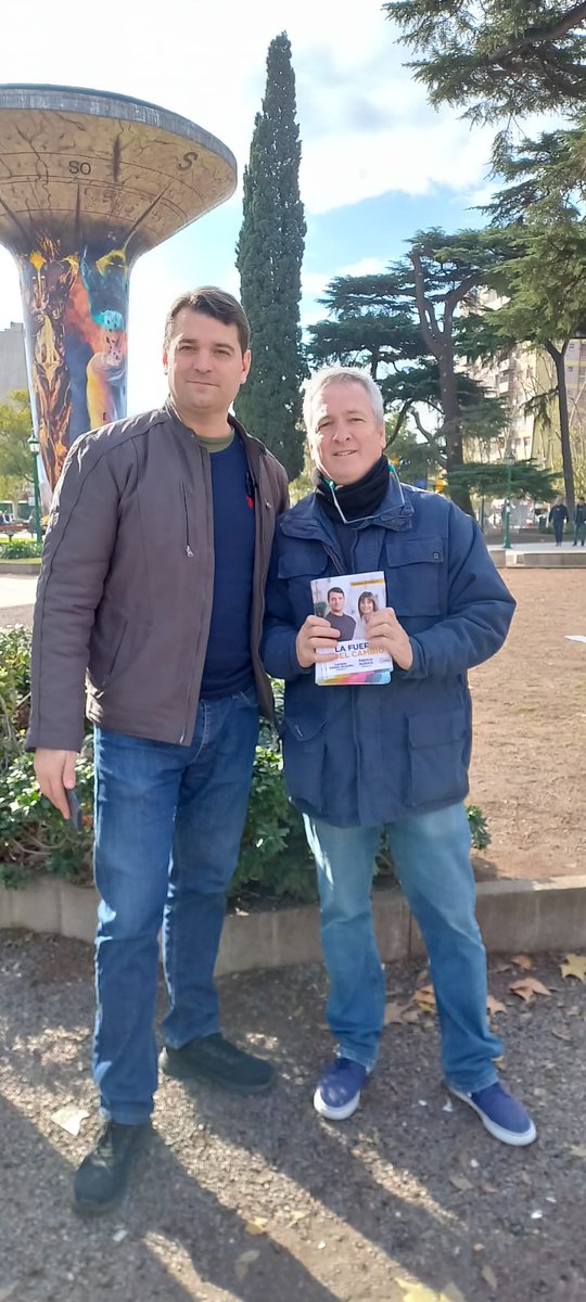 ApRepublicana's tweet photo. Hoy @ApRepublicana @apertura_ee2023 @AperturaPba @escudito22 recorrio Esteban Echeverria con el candidato a intendente @lucianogoal gran recepcion de la gente #LaFuerzaDelCambio @PatoBullrich @Nestorgrindetti #LiberalesEnPRO @juancurutchet @carlospirovano https://t.co/to35vl9OXB