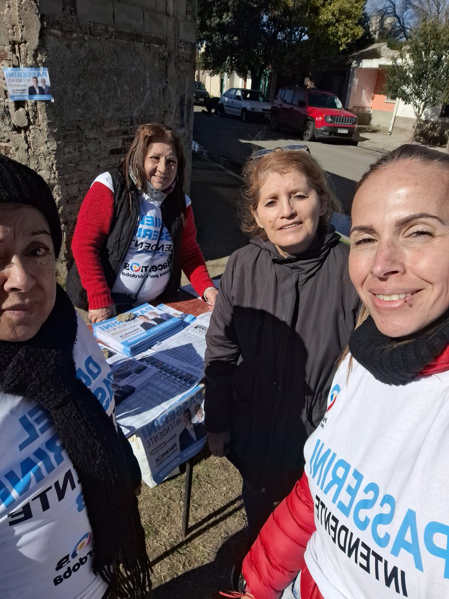valebusok's tweet photo. La parte que militar es compartir, dialogar y apasionarse. #EstoEsAguaPapi 💜 #AhoraDaniel #Casillero5 ✅️
@PasseriniOk @MartinLlaryora
Seccional Quinta Presente!! @Hacemosuxcba https://t.co/LrzMjTSsTp