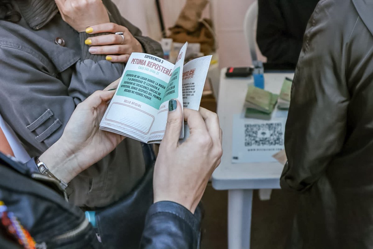 AlcaldChapinero's tweet photo. 🥳 ¡#DistritoCH es la celebración de la cultura, la gastronomía y el patrimonio chapineruno! 📣 El 2do día de este gran evento fue todo un éxito, estuvo lleno de actividades para todo público y está visibilizando en Bogotá el potencial de nuestra bella localidad 🤩 https://t.co/Wwtmsjc6Uj