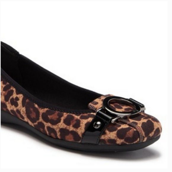 So good I had to share! Check out all the items I'm loving on <a href="/Poshmarkapp/">Poshmark</a> from <a href="/42luvall/">42luvall</a> #poshmark #fashion #style #shopmycloset #adriannapapell #loft #anneklein: posh.mk/vdD5Iy61sBb