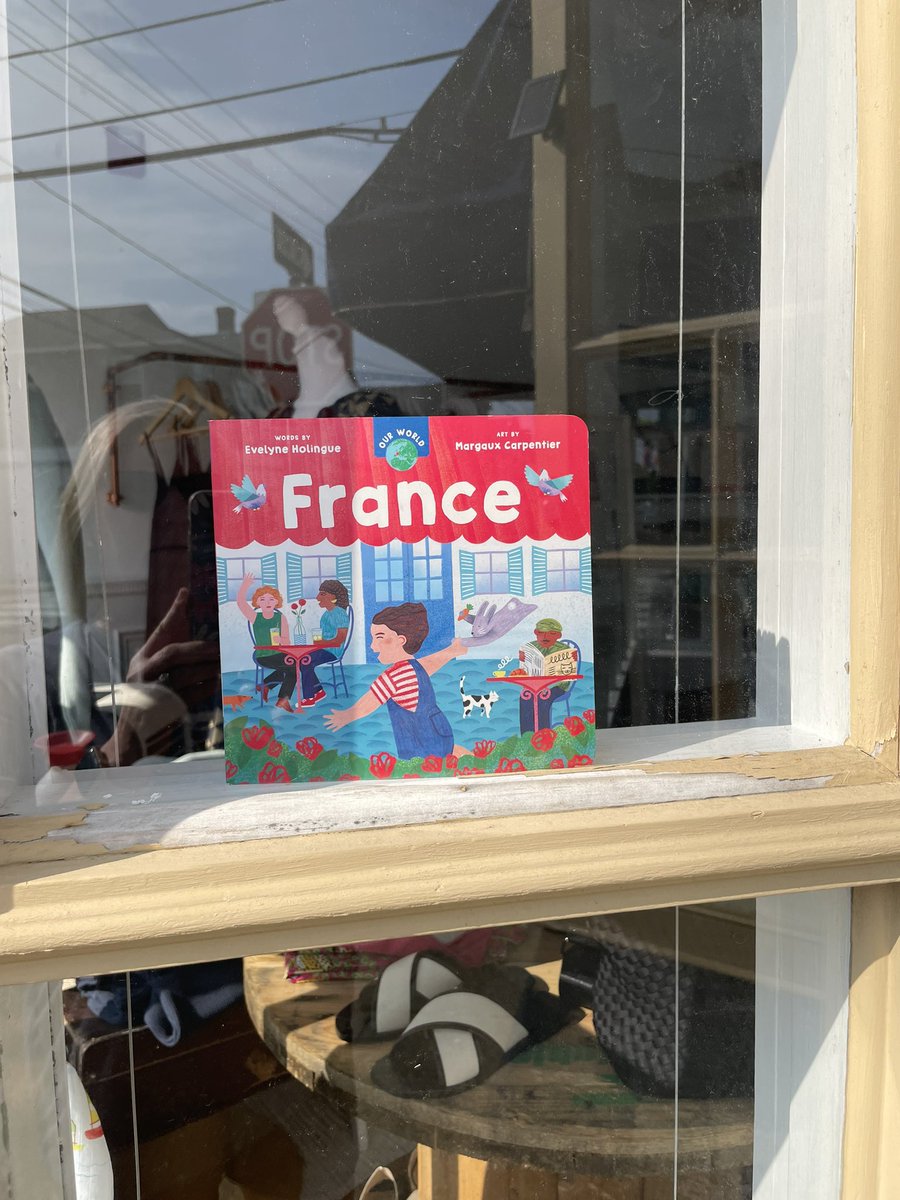 nancykaymar's tweet photo. @AdamReizner @PicturesFoIder Well if something has to kill me why not France? https://t.co/oaHfBC8LET