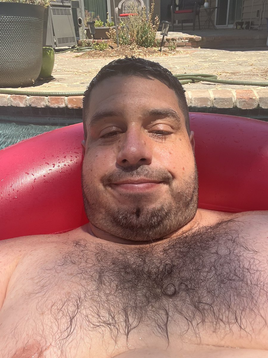 manning_ace's tweet photo. Pool time https://t.co/7whNjaE6cN