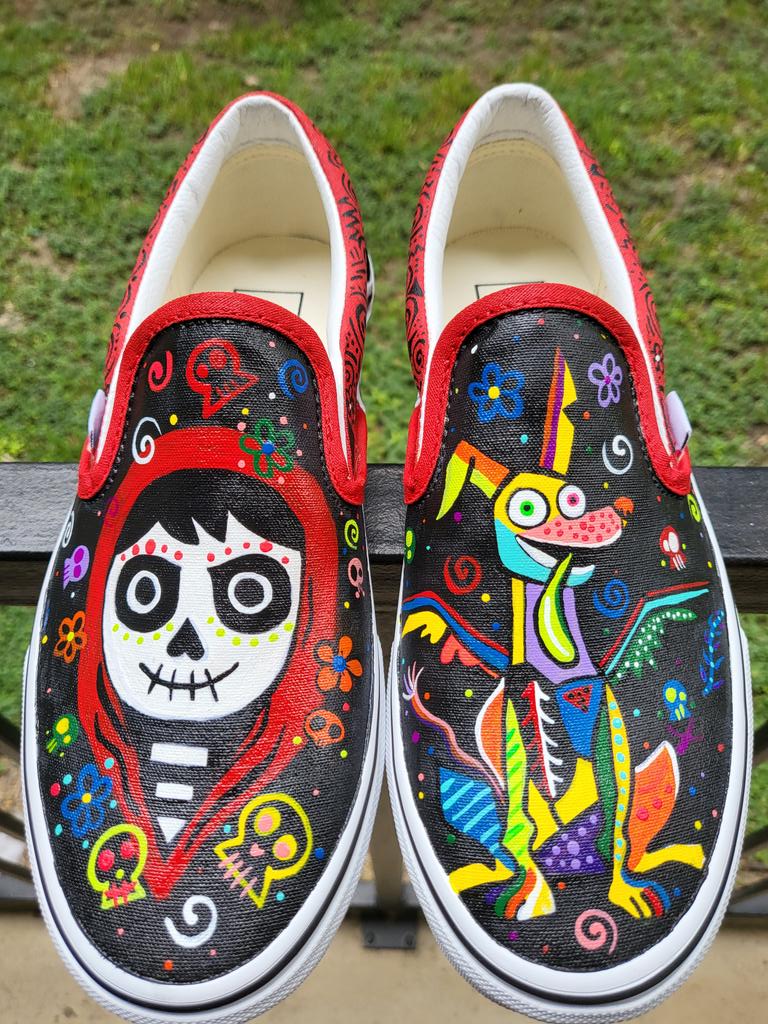 Dittowantzkandi's tweet image. Coco &amp;amp; Dante 💮💀🌺 #disneyscoco #customvans #angelusdirect #fypシ #dittospicecustoms #vans #diadelosmuertos