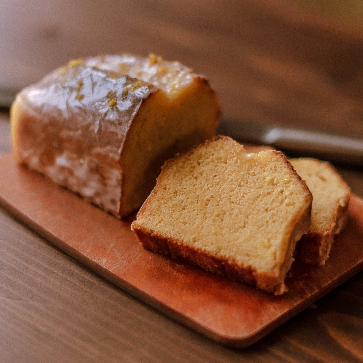 KERR_COFFEE's tweet photo. 暑い日にぴったりのさわやかレモンケーキが焼けました。   

#CoffeeTime #CoffeeLover #sweets #lemon #lemoncake #popup #コーヒー好きな人と繋がりたい #カフェ好きな人と繋がりたい #間借り #カフェ巡り #コーヒーのある暮らし https://t.co/6ApflEto3n