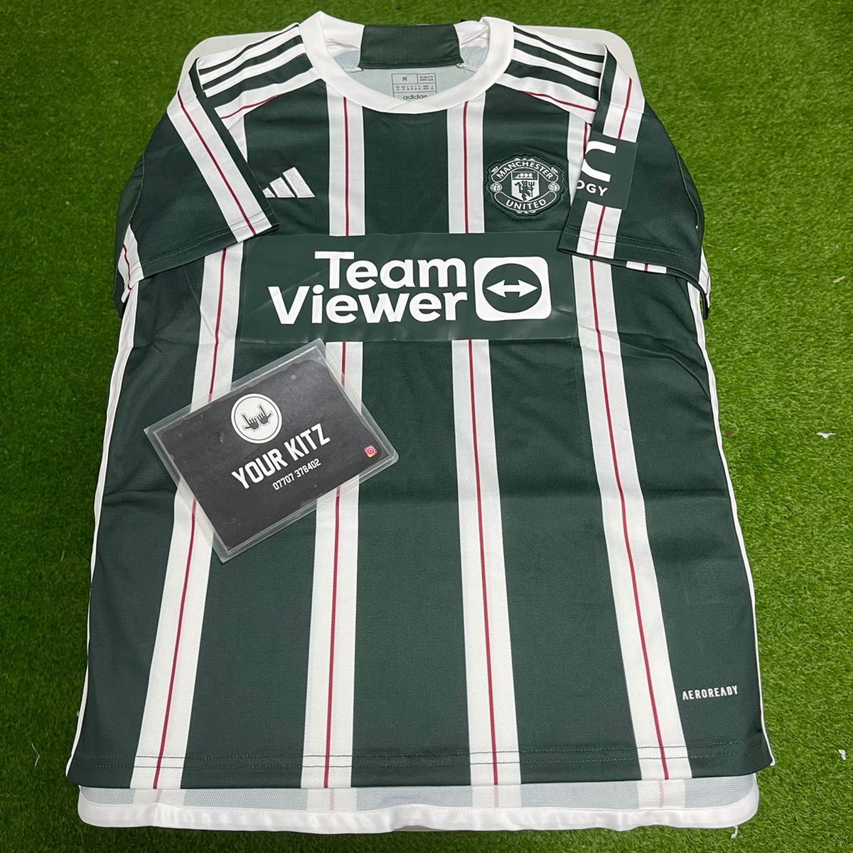 yourkitz's tweet image. Manchester United away kit