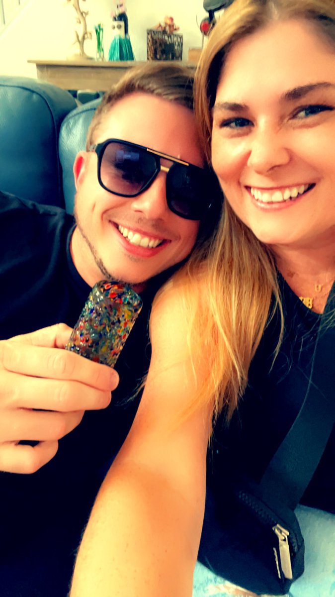 𝐀 𝐉𝐮𝐦𝐩𝐞𝐫 𝐈𝐧 𝟒𝟗 𝐃𝐞𝐠𝐫𝐞𝐞 𝐇𝐞𝐚𝐭 👀

@nftbunnyx did say I looked cute and then wanted a selfie with me straight after rocking the <a href="/Kenna_James/">Kenna James</a> merch 🔥

Sooo it was worth sweating buckets for looking cool AF drinking some Dame Mas Tequila 🤤