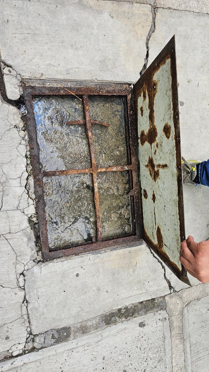 MaxtaGlez's tweet photo. #Gestion solicitamos de manera URGENTE un Vactor de Succión por predio inundado con aguas negras que pone en riesgo la salud de los vecinos en calle #Nopal 86  col #Atlampa @comiteatlampa @atlampaalerta @locatel_mx @SacmexCDMX @UCS_GCDMX @AlcCuauhtemocMx @GobCDMX @martibatres https://t.co/AgpjRJpN31