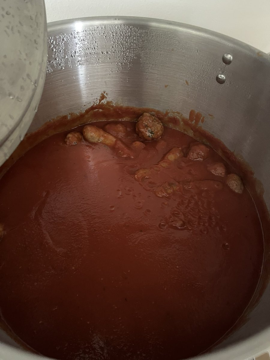 PBoogs8's tweet image. I know you are a chicken parm guy @Buccigross  But how about this outta #Nodak country.  Grandma Clara’s homemade meatballs, homemade Italian sausage (using Fraboni seasoning from Hibbing MN), spaghetti and  Romano cheese. #SugoDay #Delizioso