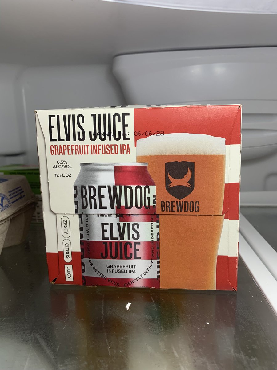 KazSusan's tweet photo. Trip to Ohio to see family. And see some sights that have changed ππ and trying new beers.
#Elvis #Ohio #FootballHOF
#localbrewery https://t.co/NRozn40vPT