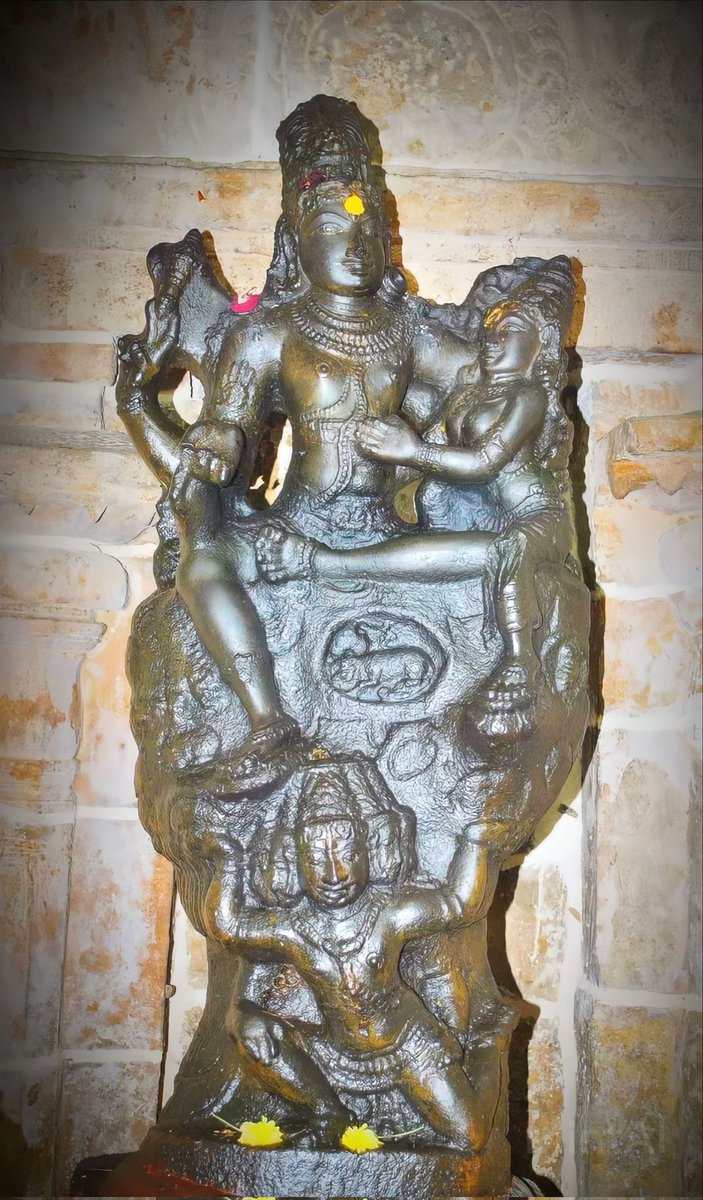 karthikjana's tweet photo. திருச்சிற்றம்பலம்

நீற்றாரு மேனியராய் நினைவார்தம் உள்ளத்தே
நிறைந்து தோன்றும்
காற்றானைத் தீயானைக் கதிரானை மதியானைக்
கருப்ப றியலூர்க்
கூற்றானை கூற்றுதைத்துக் கோல்வளையா ளவளோடுங்
கொகுடிக் கோயில்
ஏற்றானை மனத்தினால் நினைந்தபோ தவர்நமக்
கினிய வாற��. https://t.co/aVscMlUS3T