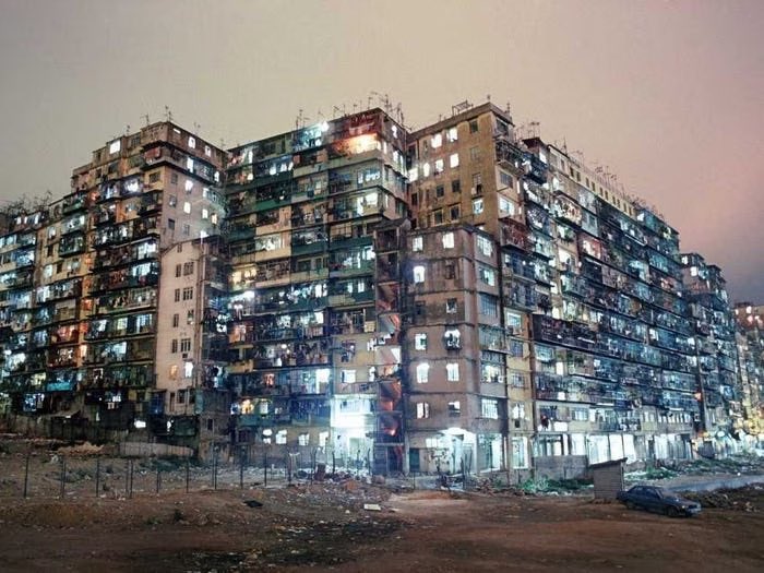 noampomsky's tweet photo. can’t believe I never heard of kowloon walled city until today. 50,000 people living in 6.4 acres, demolished in 1993 https://t.co/SOg4q7mON2