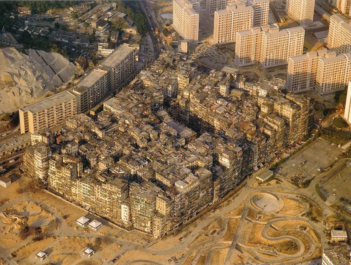 noampomsky's tweet photo. can’t believe I never heard of kowloon walled city until today. 50,000 people living in 6.4 acres, demolished in 1993 https://t.co/SOg4q7mON2