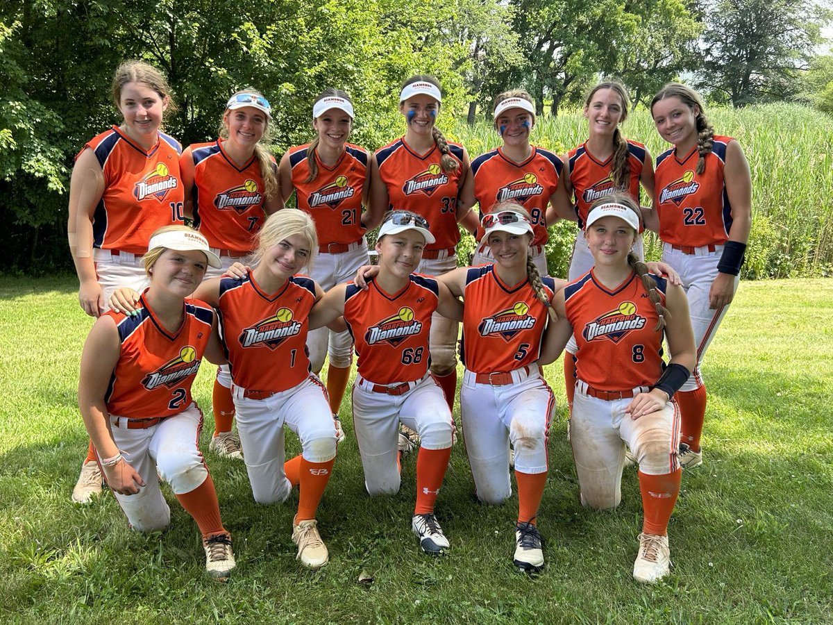 PeytonGreiner's tweet photo. Played in my first 16U College Showcase today and went 4 for 5 raising my season average to .442!  Harford Diamonds are a #1 seed heading into tomorrow.  #softball #Classof2026 https://t.co/mrtnYmjd28