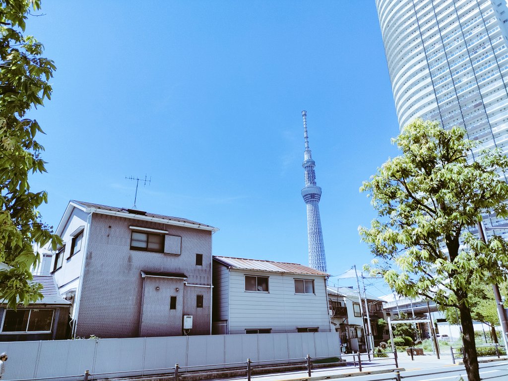 おはようございます！現在の墨田区は晴れ☀気温は32.1℃
三連休の中日、じりじりと灼けるような暑さです💦喉が渇いたと思う前に、こまめな水分補給をしていきましょう🥤
本日は10:00~21:00で営業しております☕
#東京 #墨田区 #イマソラ 
#企業公式が毎朝地元の天気を言いあう 
#がんばろう企業公式