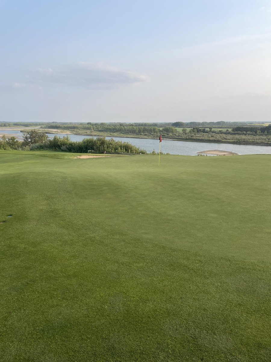RWGATour's tweet photo. Matthew Hodson tosses a dart on the last hole of the playoff https://t.co/aAhHdIaGbG