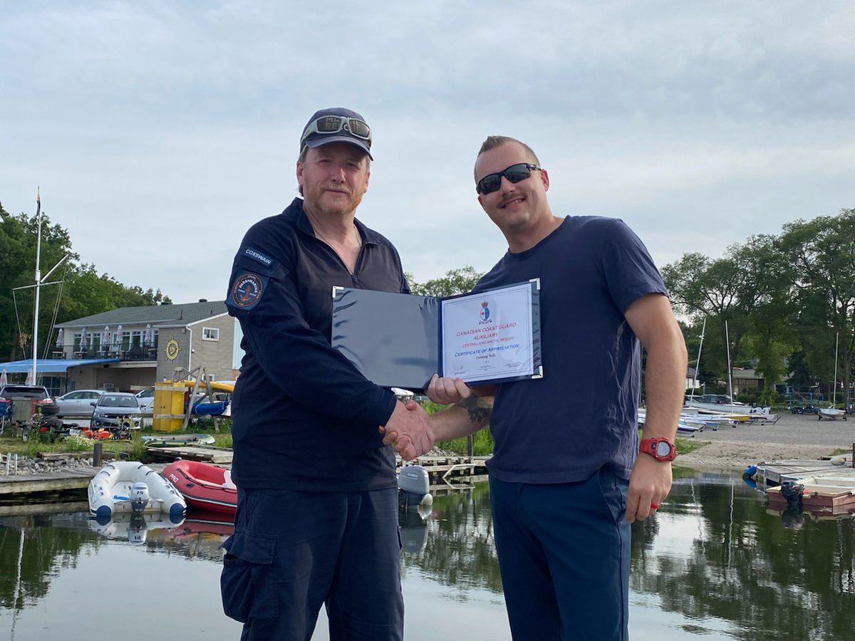 PARA_Rescue's tweet photo. Volunteers like ours members are the lifeblood, not only of @CCGACA, but of our entire national #SearchandRescue #SAR network. Folks like Denning, who without fanfare has dedicated over 5 years to keeping others safe, make what we do possible #safeandtrusted https://t.co/bNJABC0Zg4