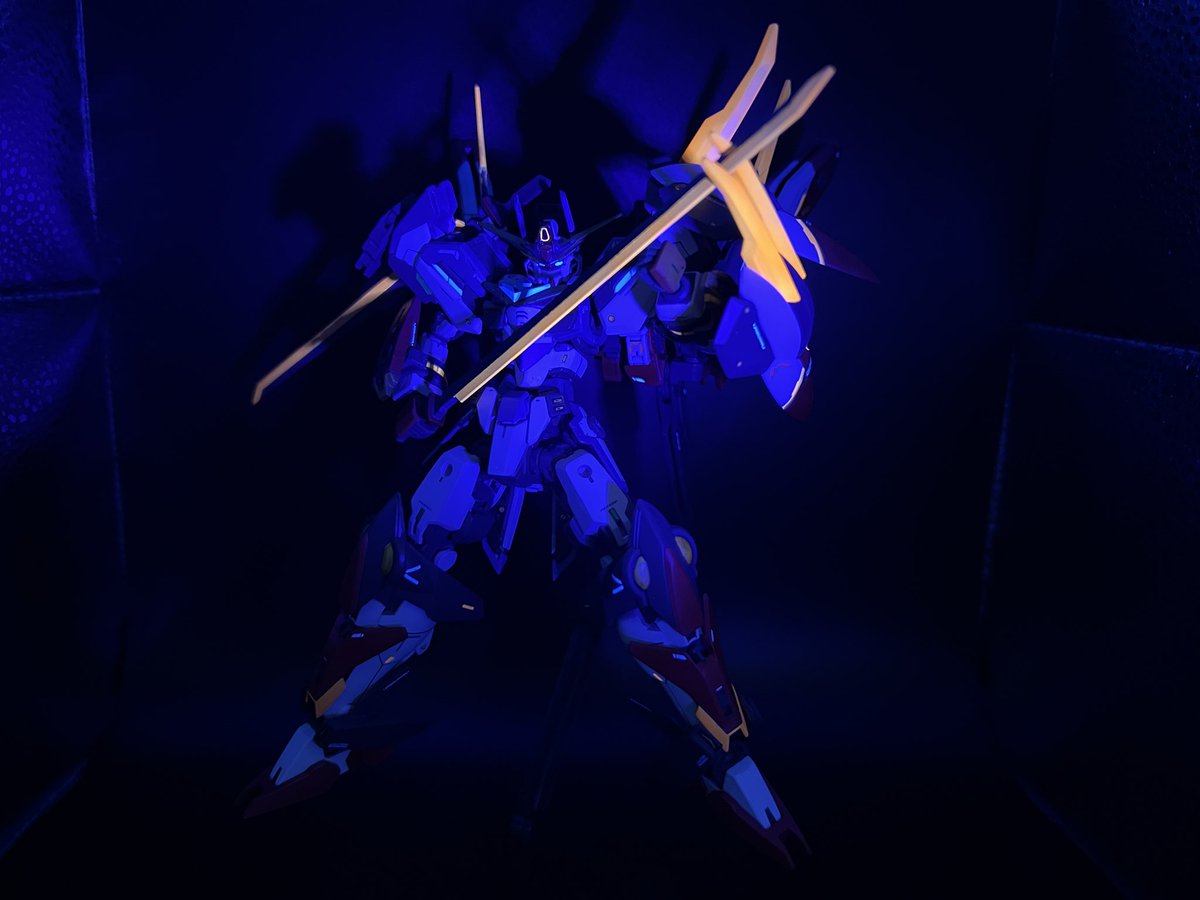 yattanemo's tweet photo. G Solarizon also comes with a couple of katanas.  Bonus pics to show off the possibilities of 3mm ports all around the figure

#gundam #gunpla #ガンプラ
#ガンプラ好きと繋がりたい https://t.co/RMem8TJMhm