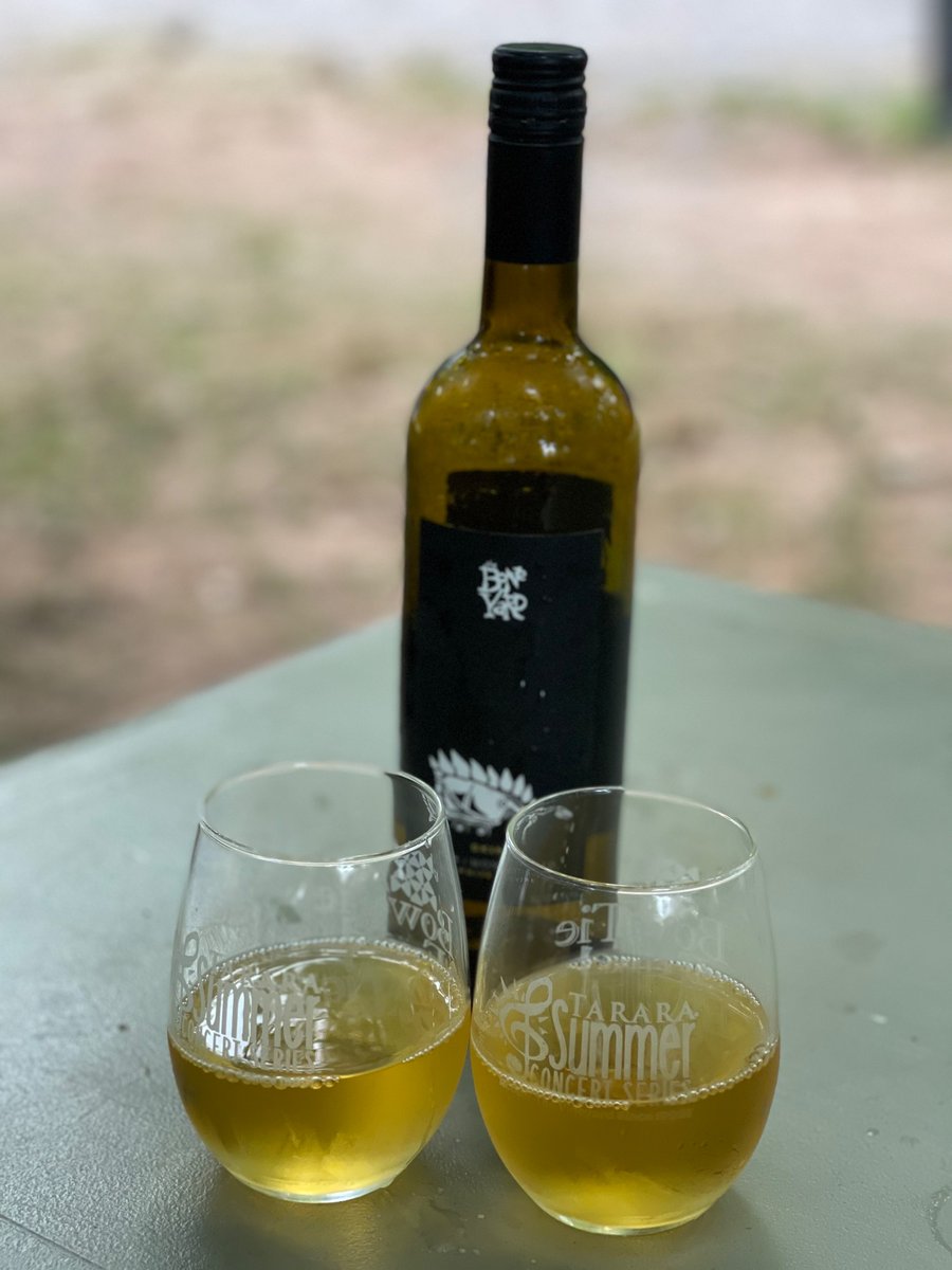 Best night out <a href="/TararaWinery/">Tarara Winery</a> with <a href="/whitefordbronco/">White Ford Bronco</a>— was concerned about clashing nail polish and husband reminded me that anyone at a 90s cover band is unlikely to have that kind of close vision.