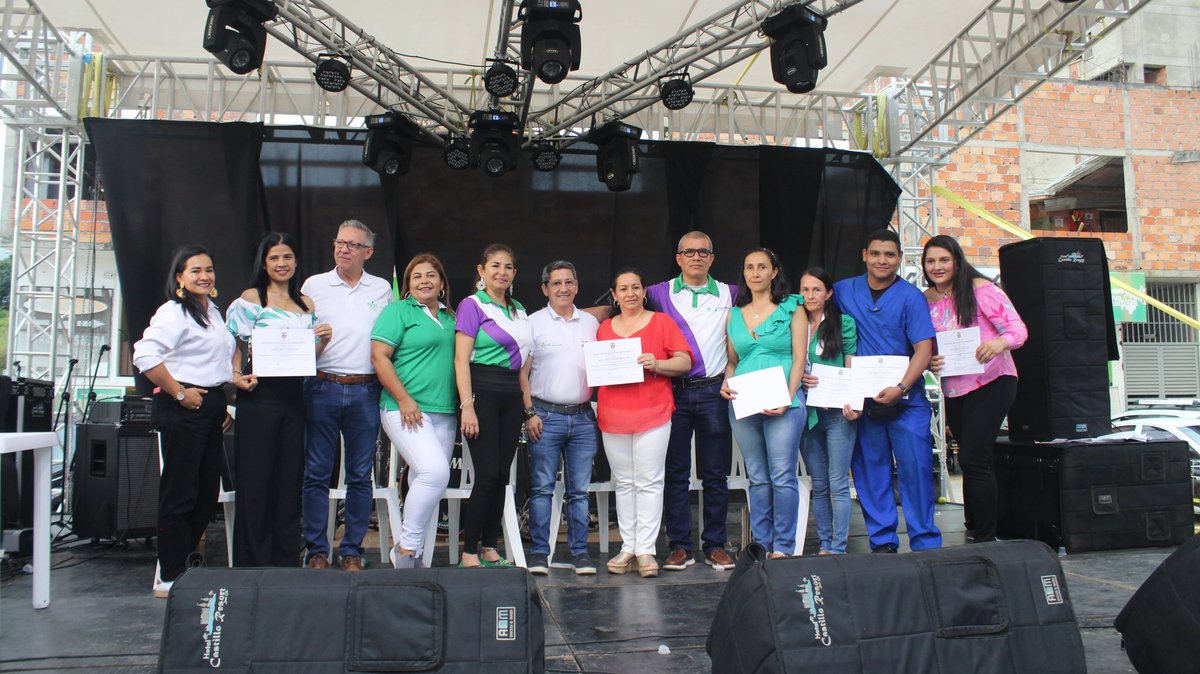 senaensantander's tweet photo. #TuExperienciaVale💚 | En una emotiva celebración 58 trabajadores de los diferentes sectores productivos recibieron del Centro Agroturístico su certificado oficial que les reconoce su experiencia, conocimientos, destrezas y habilidades en diferentes labores. ¡Felicitaciones!🥳 https://t.co/q8mfUMvFyd
