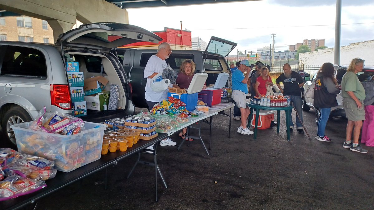 bills_blankets's tweet photo. Some photos from our summer event today. We served 150+ people. Thank you to everyone who helped make today possible. https://t.co/NnB58NnXxE