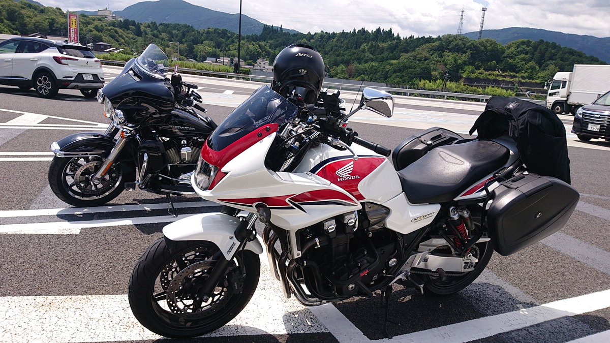 BOLCA_MARCY's tweet photo. 今日は外出してるヤツぁ馬鹿だな!😂www
#バイク #ツーリング #CB1300ST https://t.co/Ydkg1Nl1V2