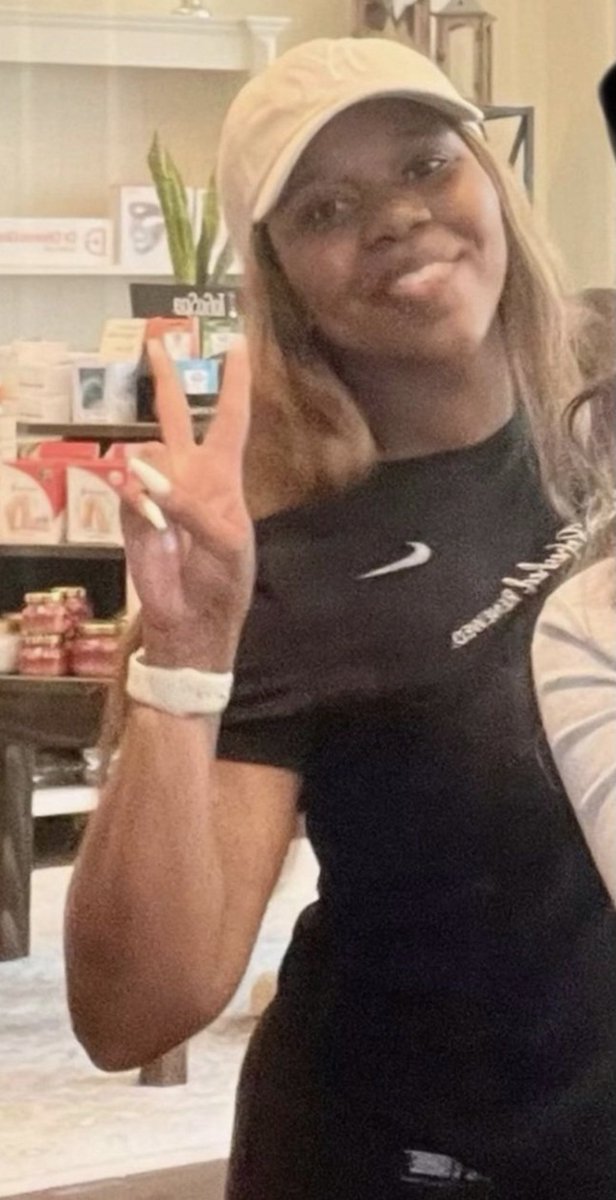 ceoaetnews's tweet image. 🚨 #MissingAlert
More Photos of #CarleeRussell 🚨
Note: Carlee may look different, since she left her wig in her car. She wears braided hair. Carlee called 911 to report a lone toddler standing on side of freeway. When cops arrived, she was not in her car #MISSING. #MissingPerson